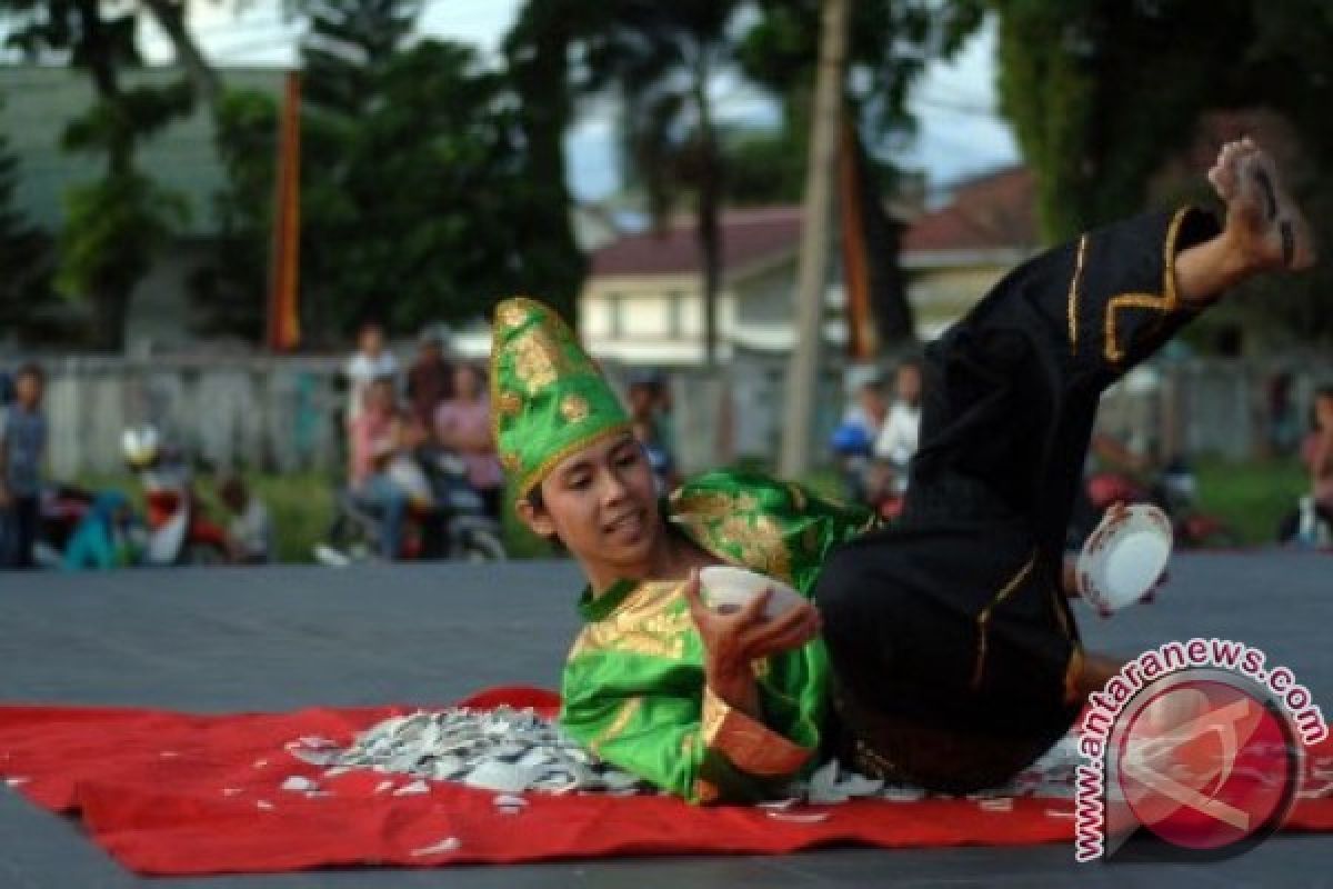 Tari Piring tampil di festival multibudaya Rheinfelden Swiss