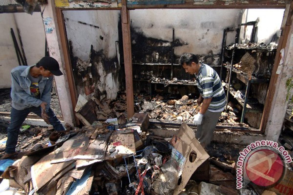 Kebakaran di Padang hanguskan 24 toko