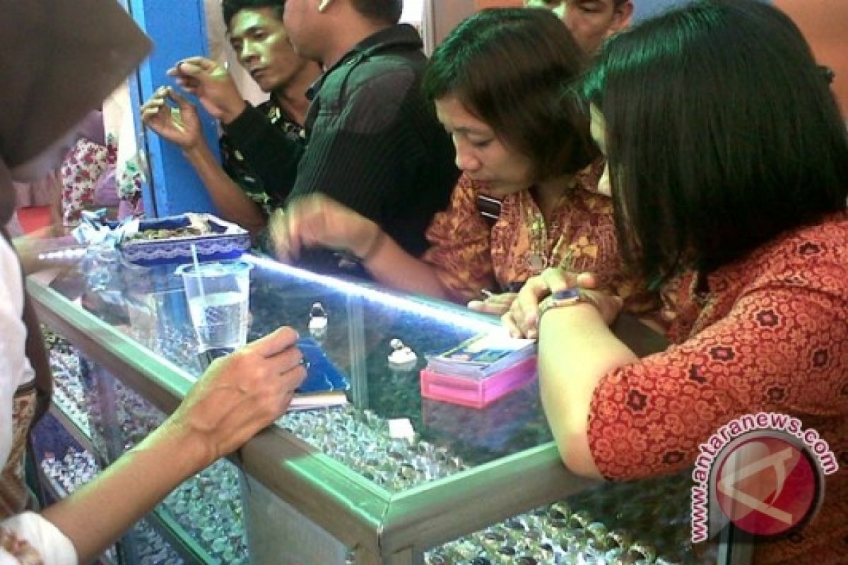 Batu akik Bengkulu diburu pengunjung Banten Expo