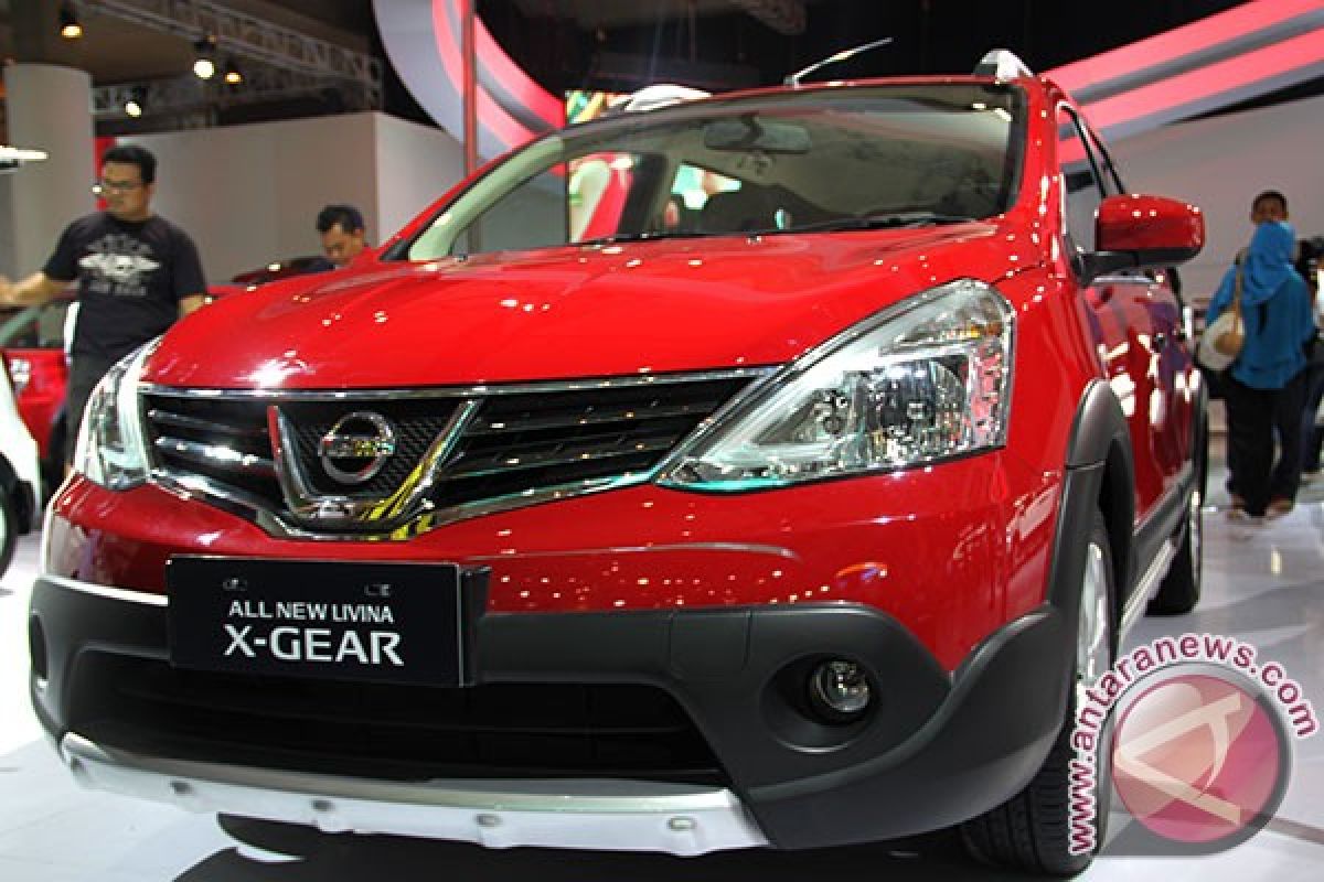 Grand Livina masih jadi favorit di booth Nissan