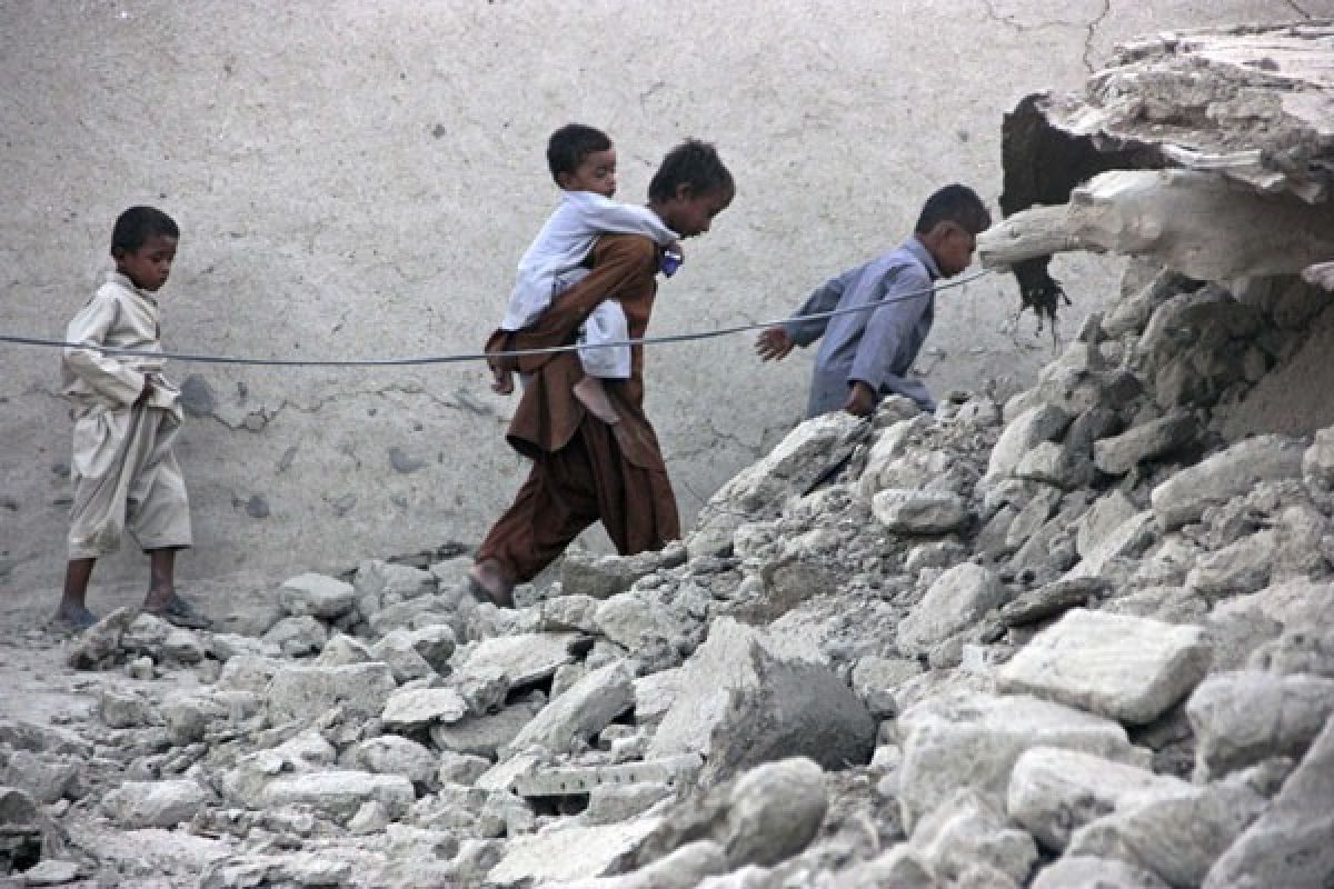 355 orang tewas, 619 cedera akibat gempa di Pakistan