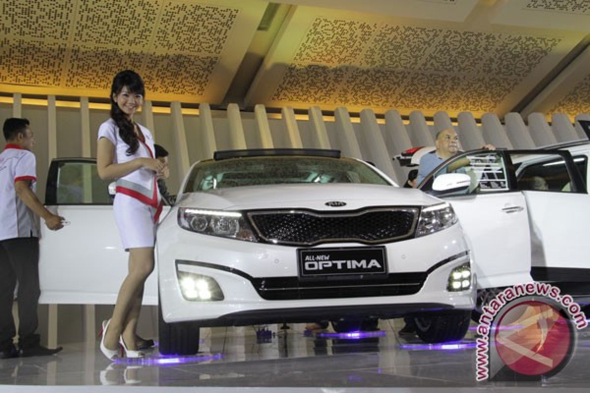 KIA kejar target jelang akhir IIMS 2013