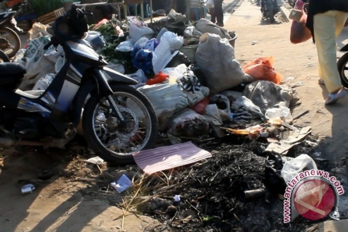 Sampah di Muara Jawa Harus Segera Ditangani