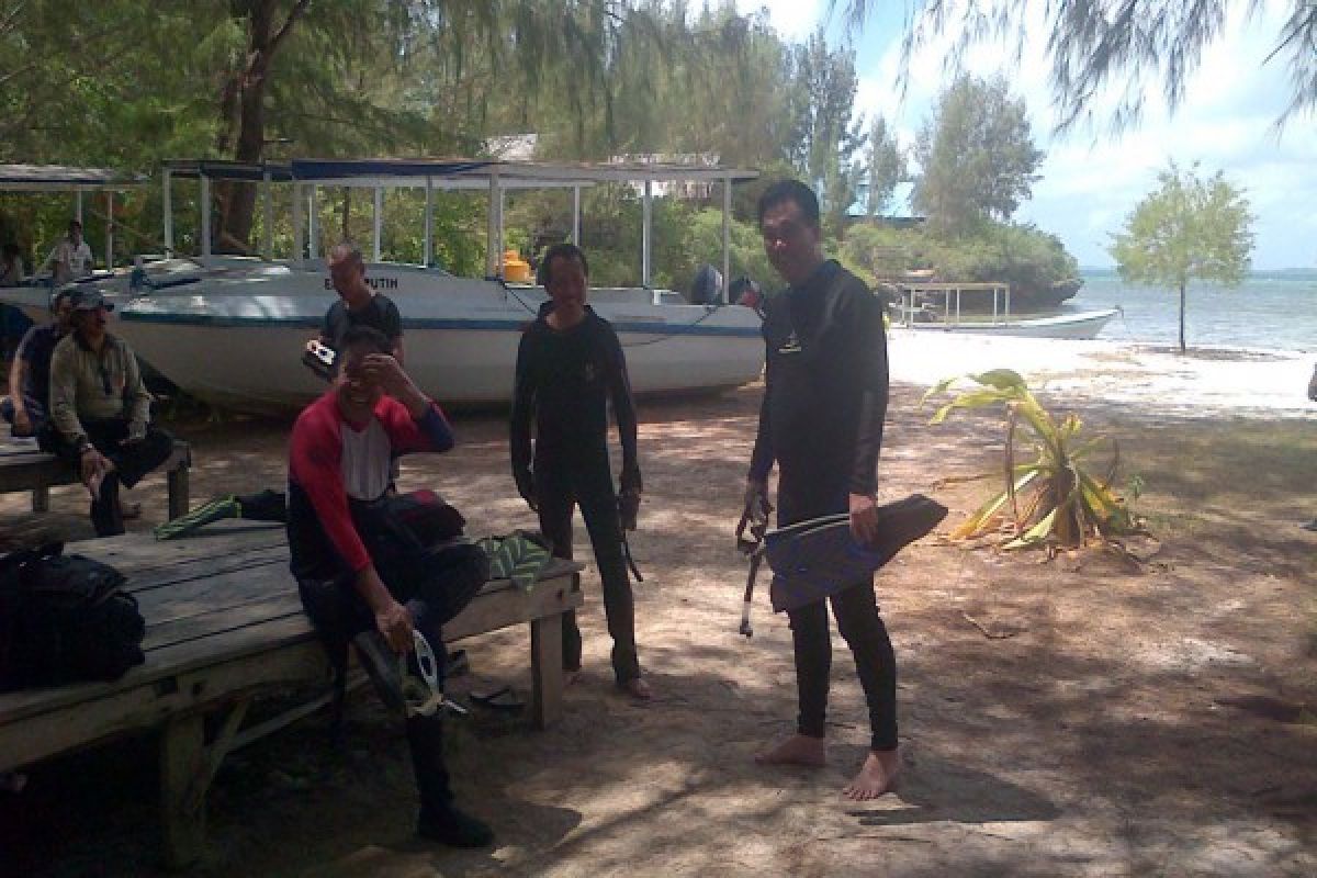 Dubes Myanmar Menyelam Di Pulau Hoga