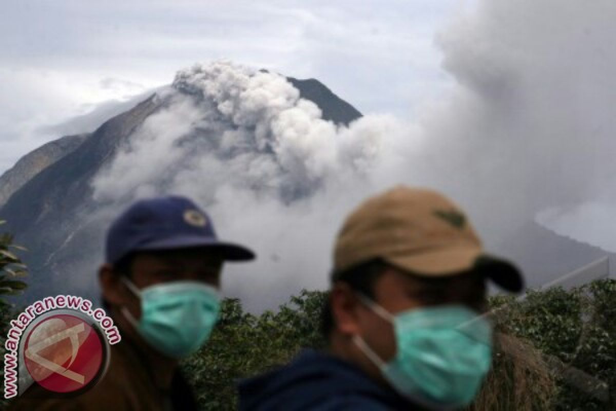 Gunung Sinabung Meletus