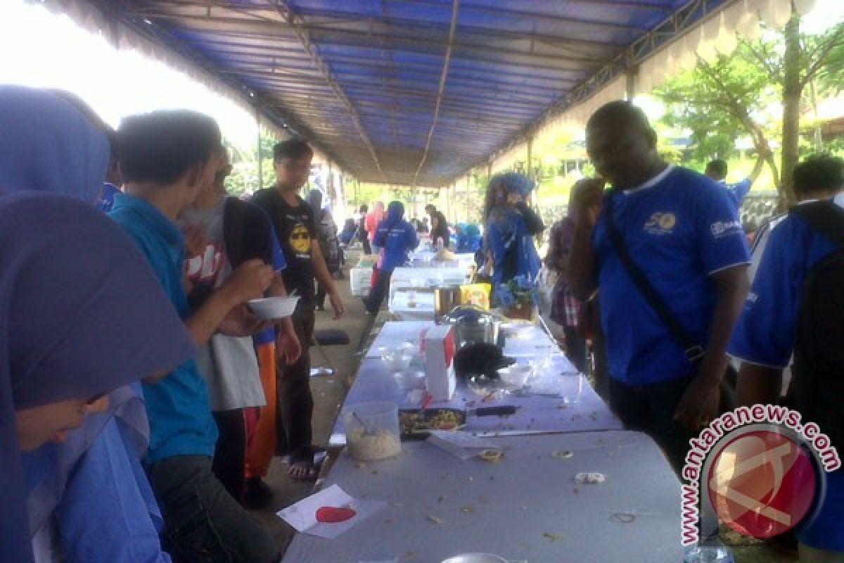 Mahasiswa asing antusias ikuti festival kuliner IPB