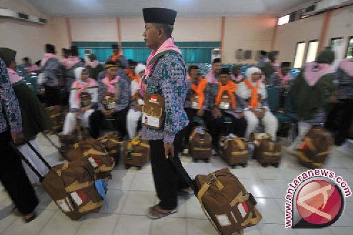 16 Kloter Calon Haji Jabar Tidak Tertampung