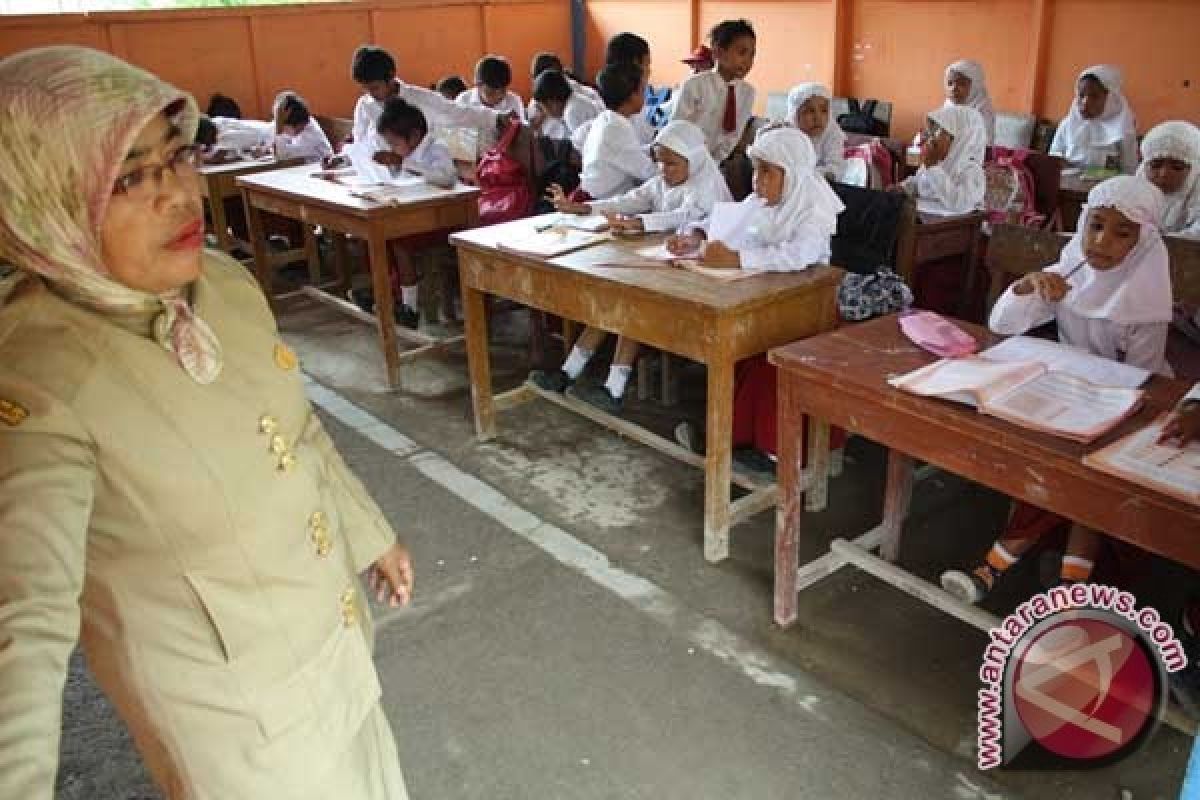 PGRI Karawang Ingin Standardisasi Gaji Guru Honorer