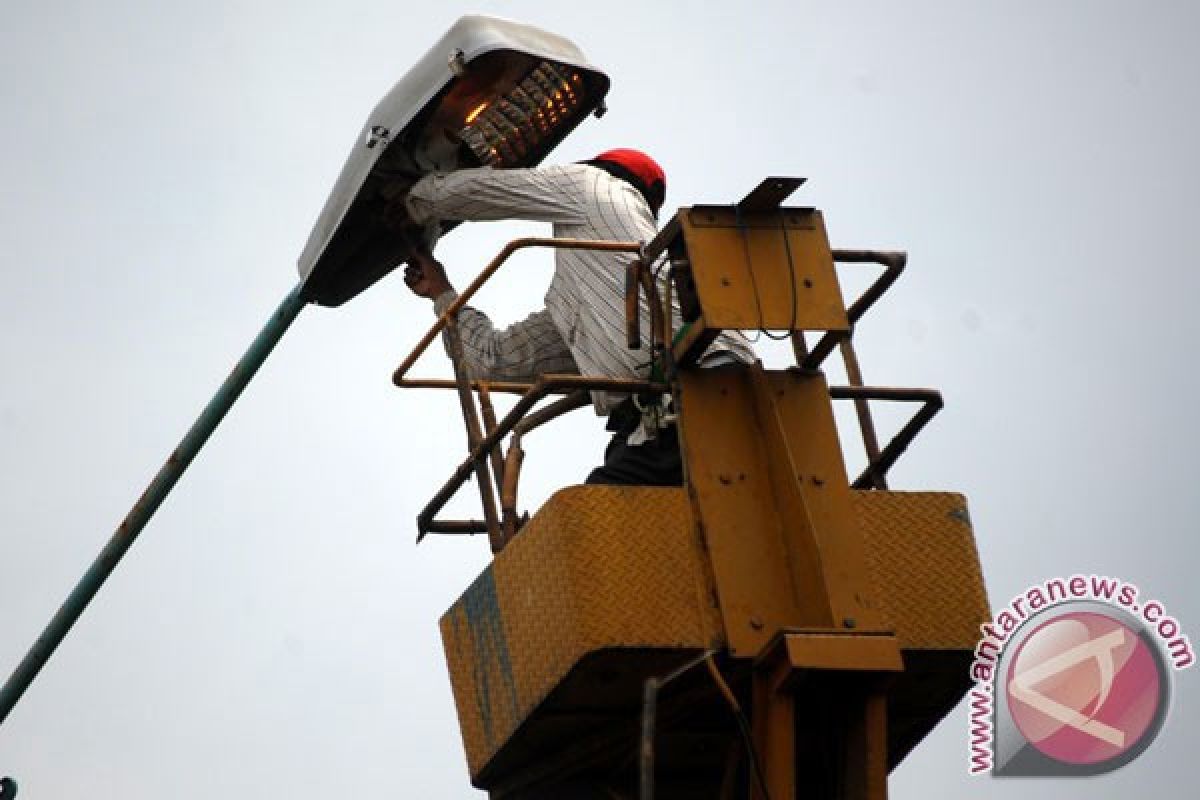 136 Lampu PJU Jalur Mudik Karawang Rusak