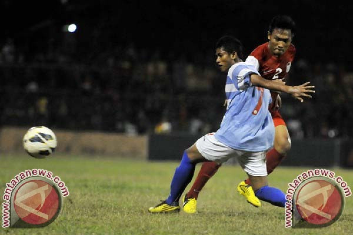Sepak Bola - PSM Makassar Kalahkan Persiraja 3-0 