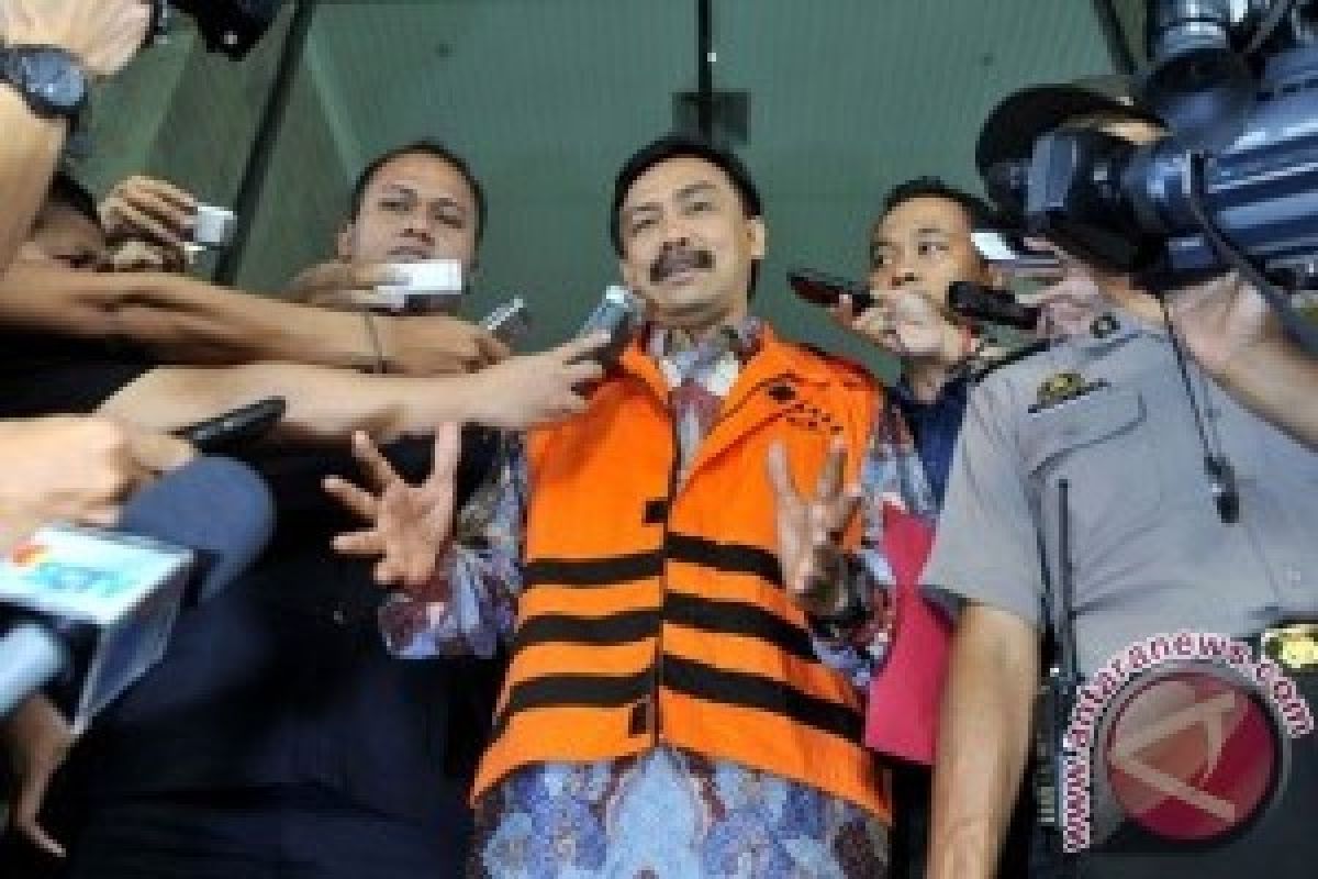 Keluarga Jenguk Andi Mallarangeng di Tahanan