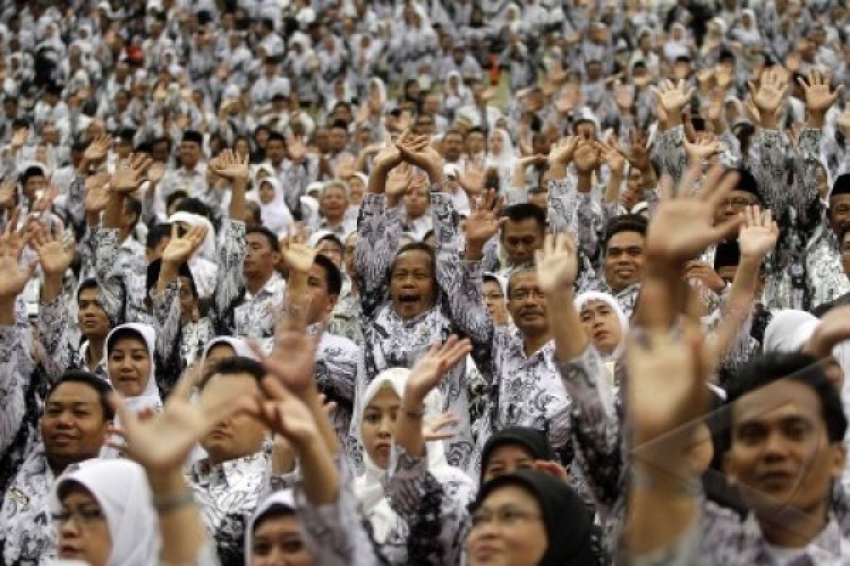 PGRI Semarang: Perlu Ada Standarisasi Gaji Guru Non-PNS