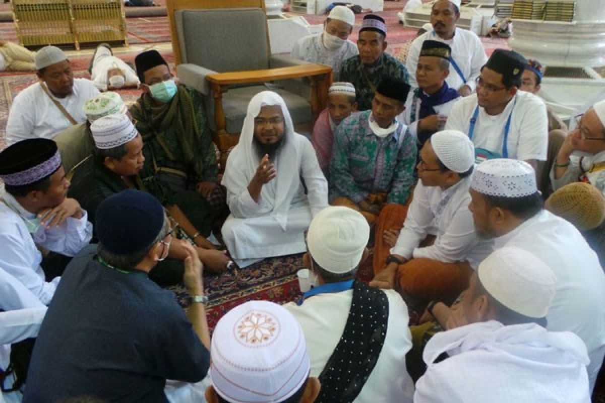 Jemaah haji antusias kuliah subuh di Mesjid Nabawi