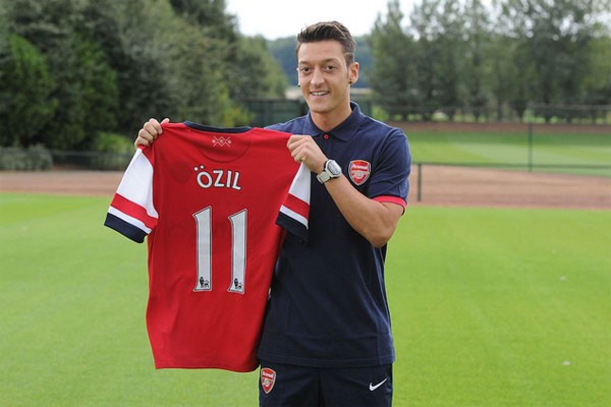 Ozil pesepak bola Jerman terpopuler di Twitter