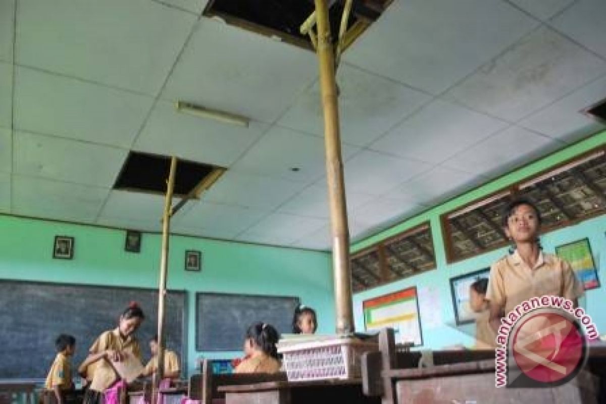 Pemerintah Bangka Diminta Segera Perbaiki Gedung Sekolah