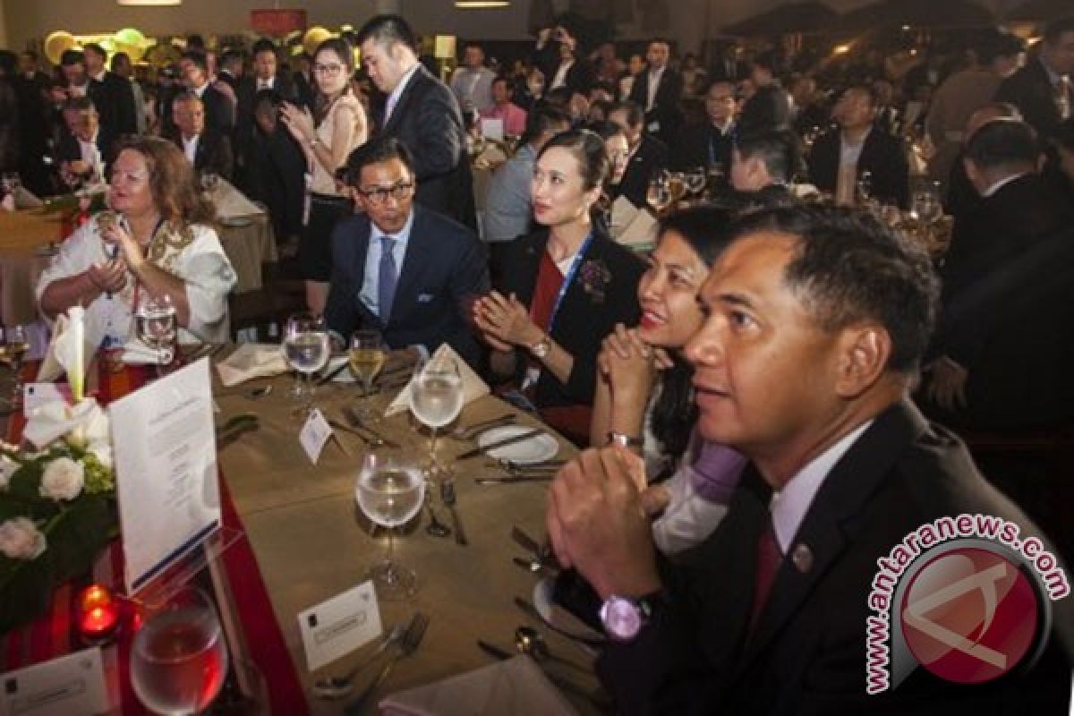 Iskandar Wijaya memukau peserta CEO Summit APEC