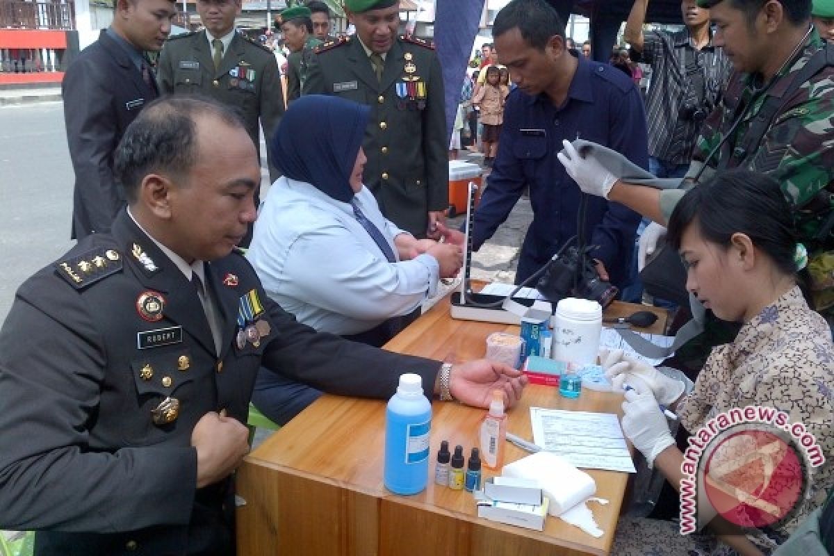 Peringatan HUT TNI Dirangkai Donor Darah