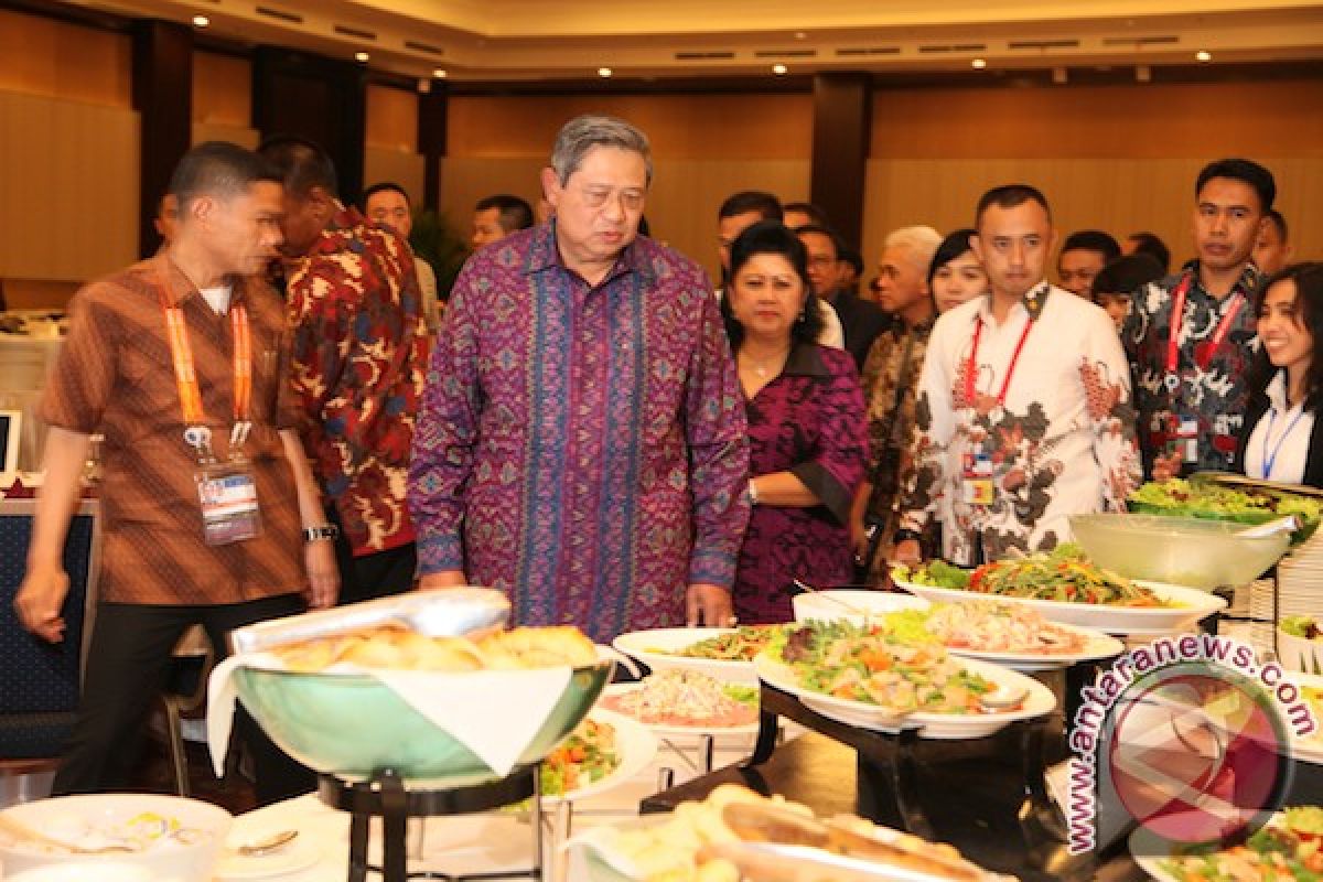 Presiden makan malam bersama wartawan APEC