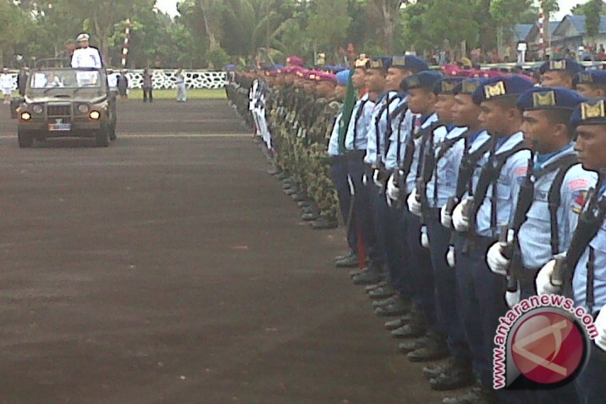 Berbagai atraksi warnai HUT TNI di Manado