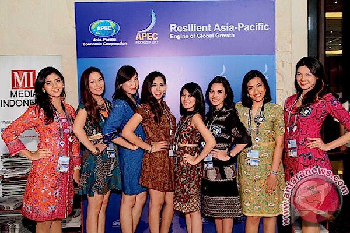 "Hello APEC" dari APEC Ambassador cantik