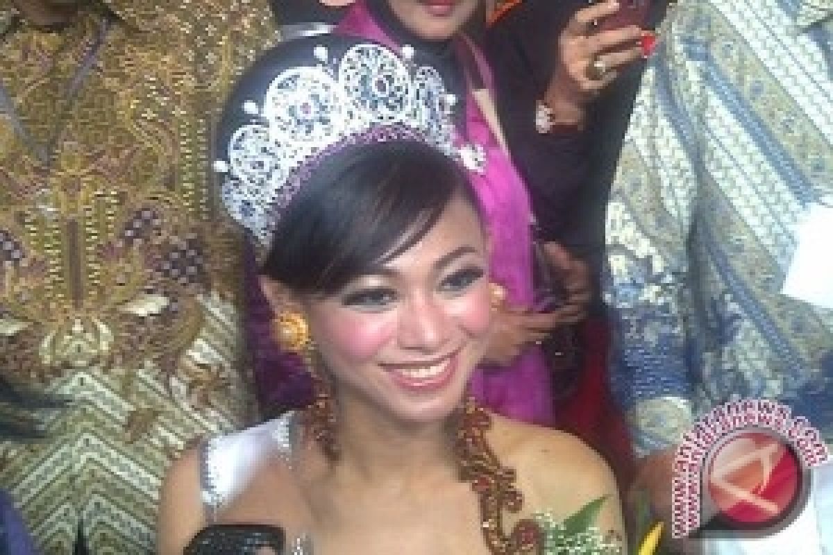 Putri Indonesia Bawa Gaun Reog ke Miss Universe