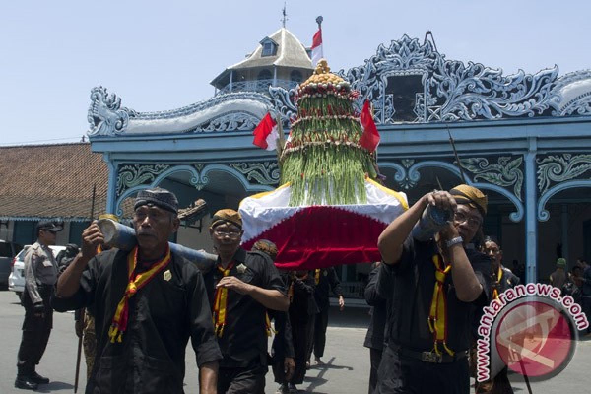 Suasana sakral 1 Suro selimuti Keraton Solo