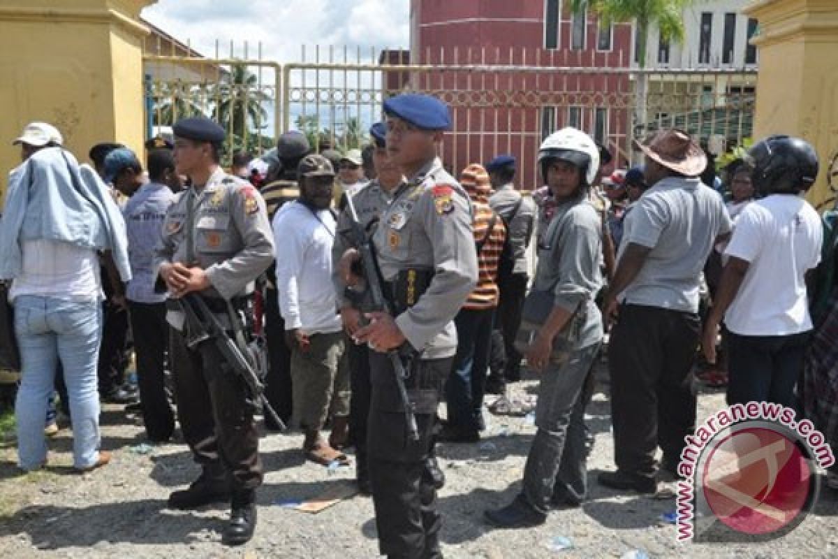 Sebanyak 640 personel TNi-Polri amankan pleno KPU Mimika