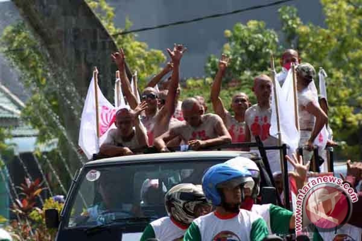 15 Parpol Meriahkan Kirab di Sungai Martapura