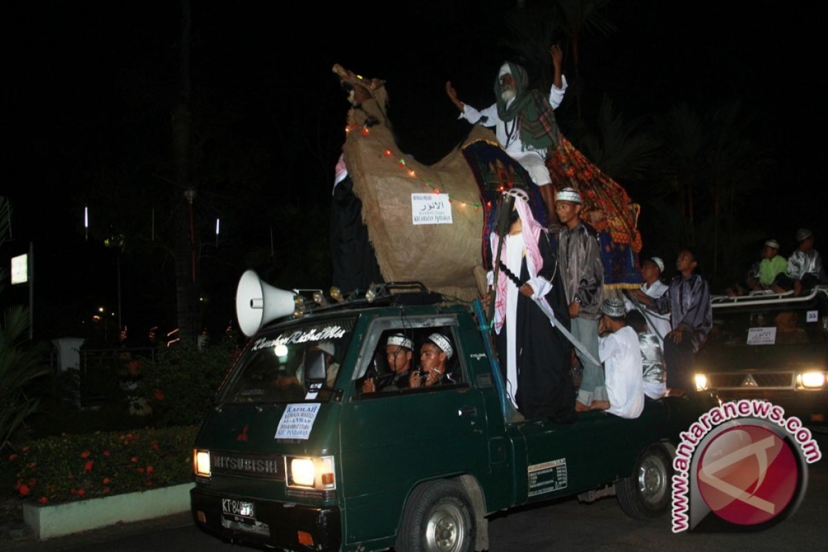 Unta Kambat  Menangi  Takbiran