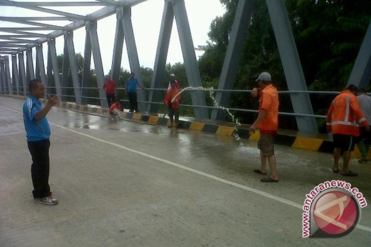 HUT Pemkab Landak, Jalan Ngabang Dibersihkan