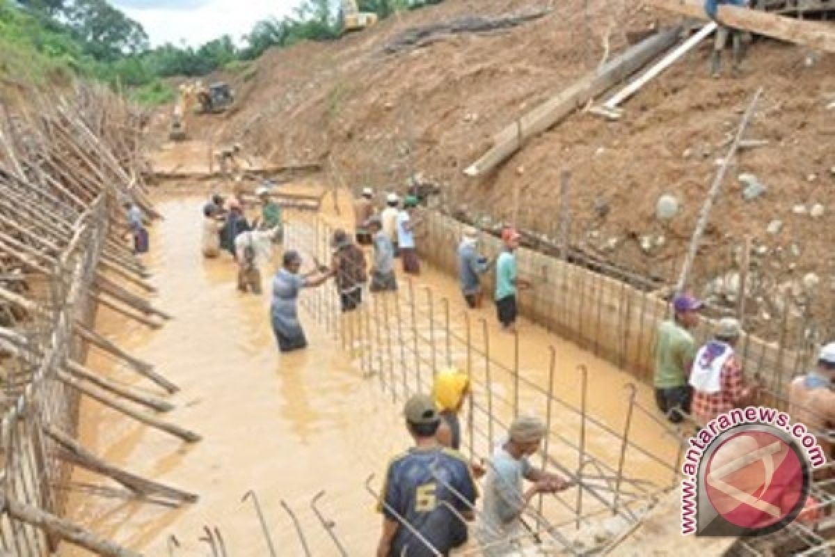 Pemkab Mukomuko Perbaiki 17 Pintu Air Rusak