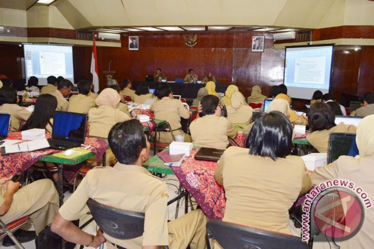 Struktur kelembagaan pemerintah sangat gemuk