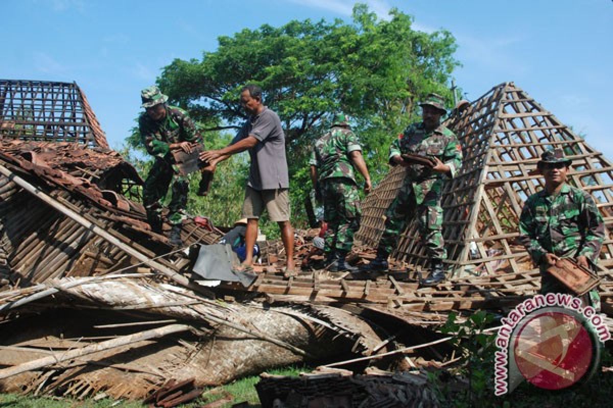 Puting beliung hantam dua desa