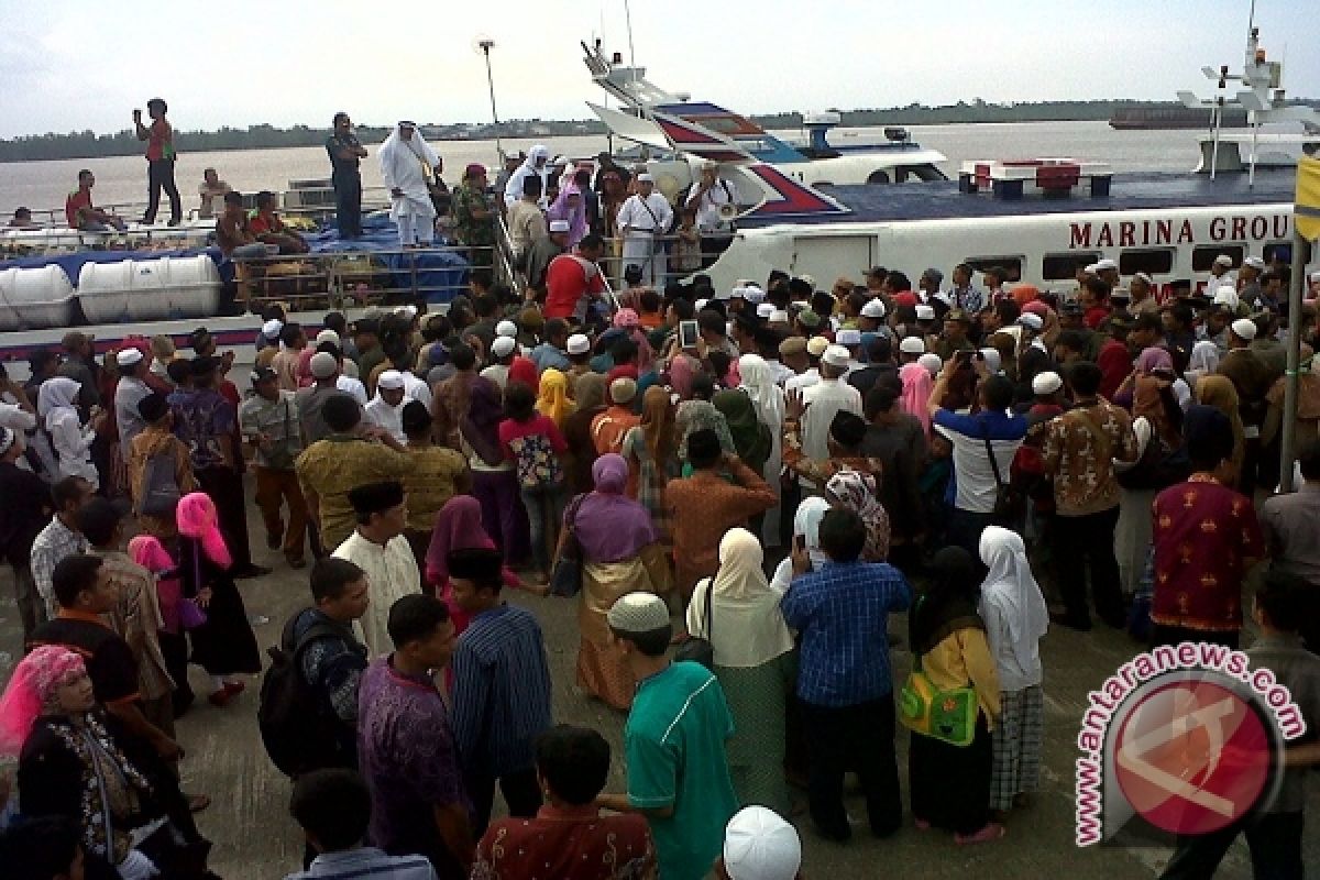 178 jemaah haji Tanjabar pulamg dengan kapal cepat