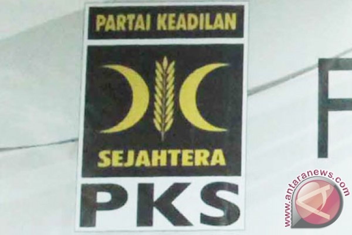 PKS Jatim minta maaf insiden bendera terbalik