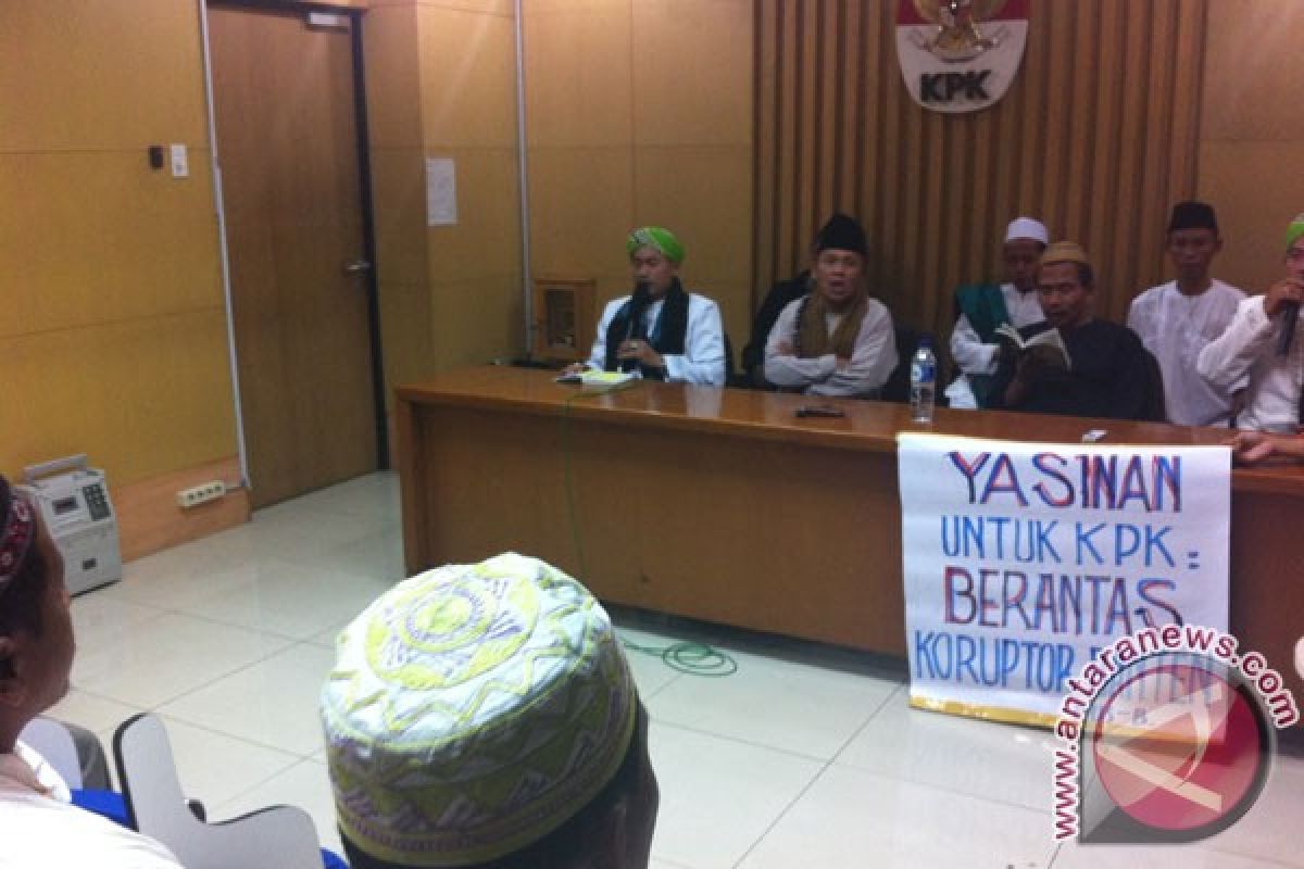 Ulama Banten "yasinan" untuk KPK