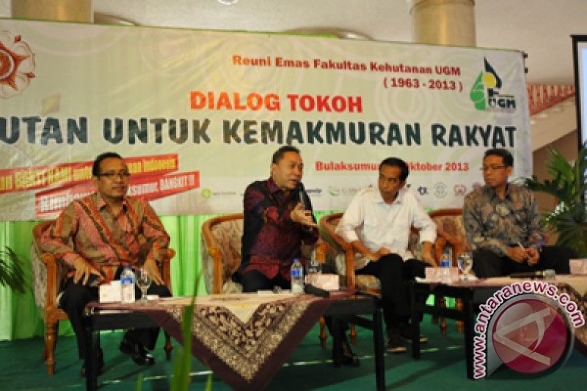 Dialog Tokoh : Menteri Kehutanan (Zulkifli Hasan) dan Gubernur DKI Jakarta (Joko Widodo) di Kampus Kehutanan UGM Yogyakarta