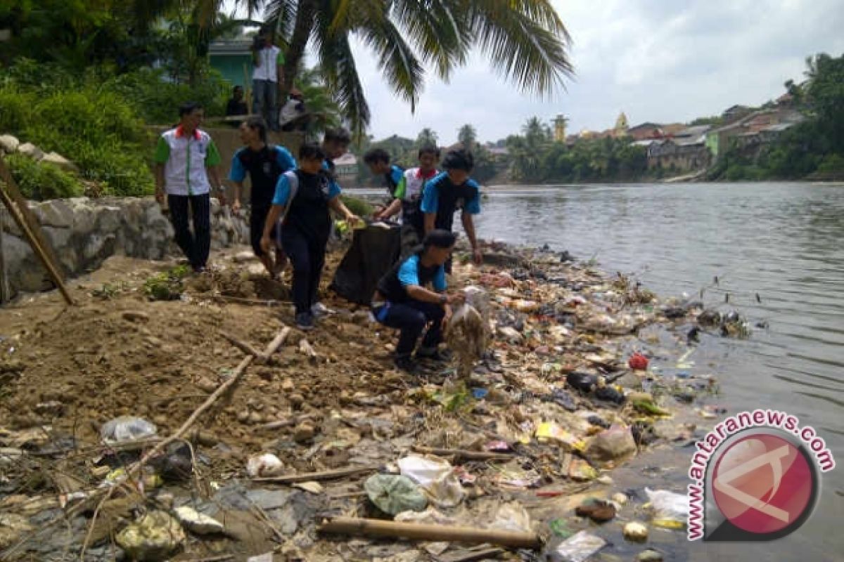 Gapura OKU lakukan aksi bersihkan Sungai Ogan