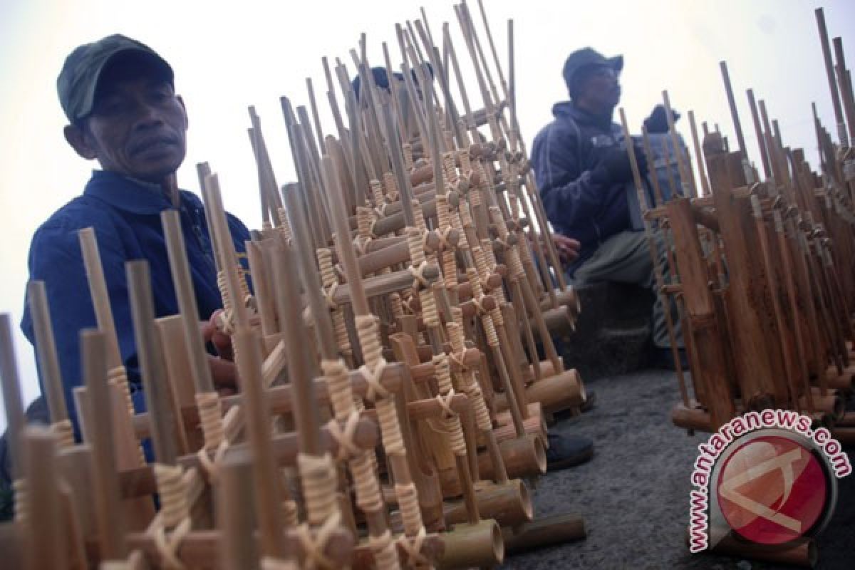 Angklung pukau tamu resepsi diplomatik KBRI Tokyo