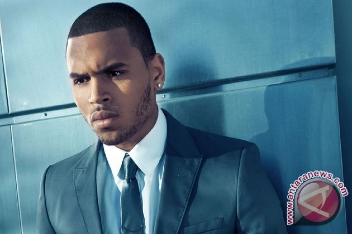 Setelah dilaporkan, Chris Brown ditahan di Prancis