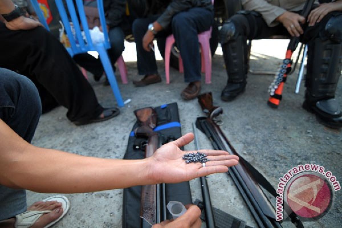 Polisi tangkap warga membawa pistol rakitan