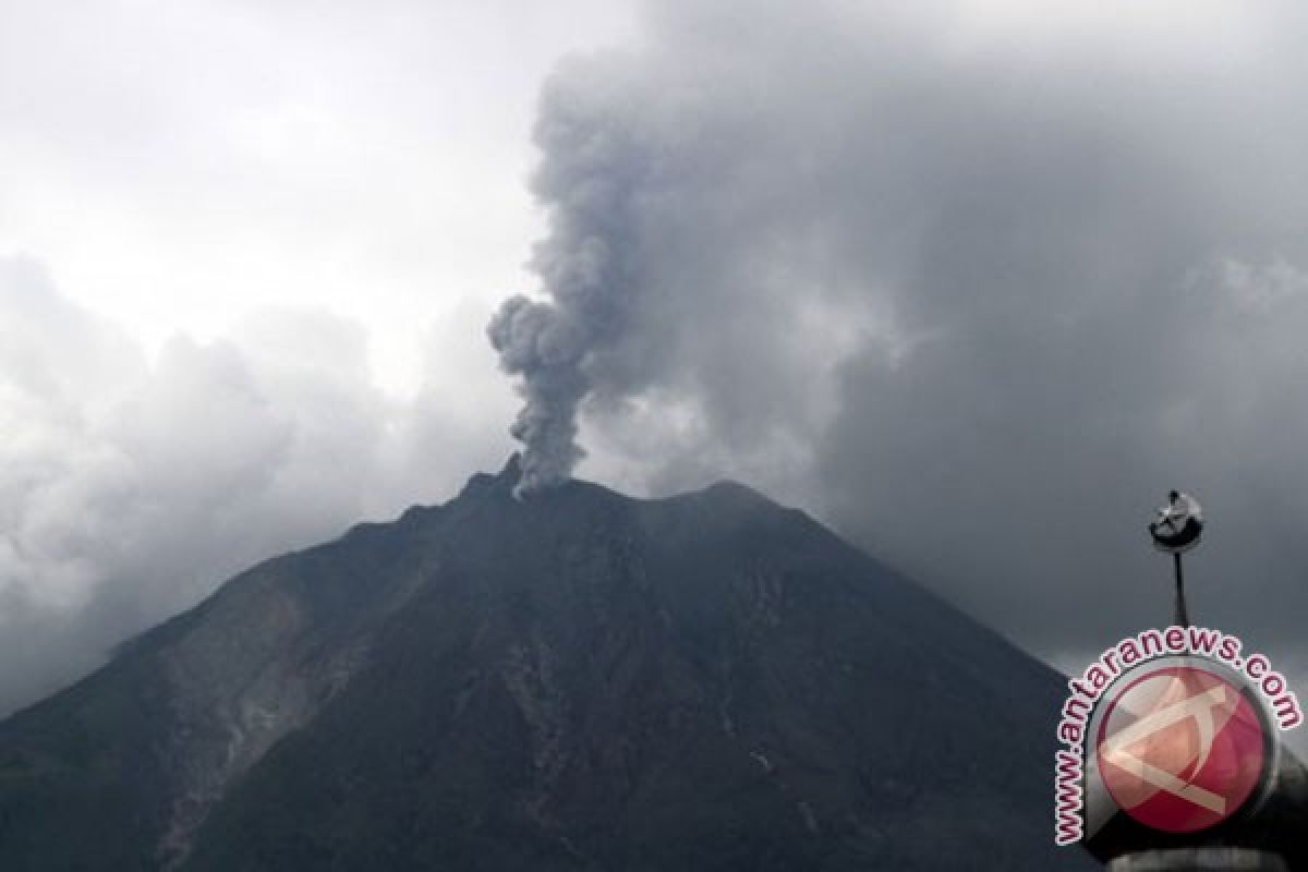 Mount Sinabung erupts again sunday afternoon
