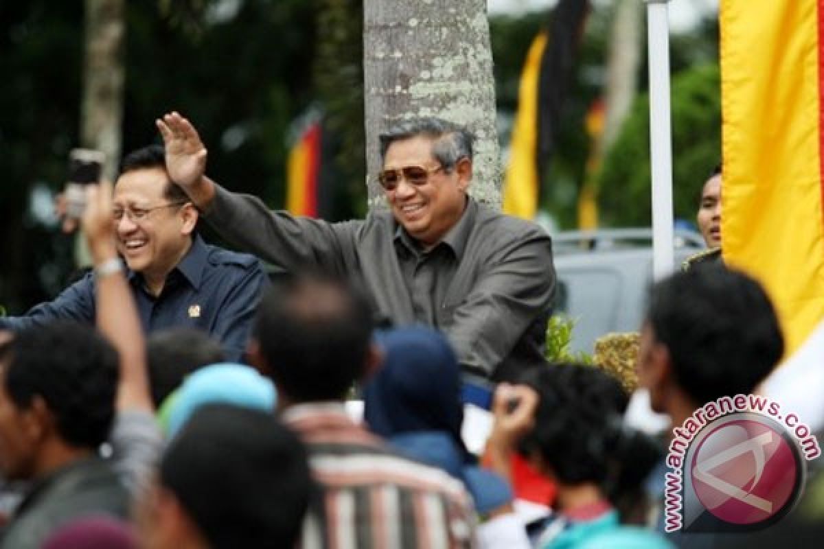 Presiden Yudhoyono jalan pagi di Bukittingi