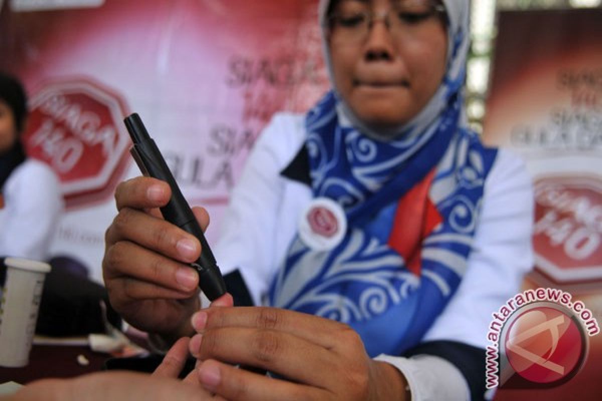 Penderita diabetes harus jaga kolesterol, tensi juga