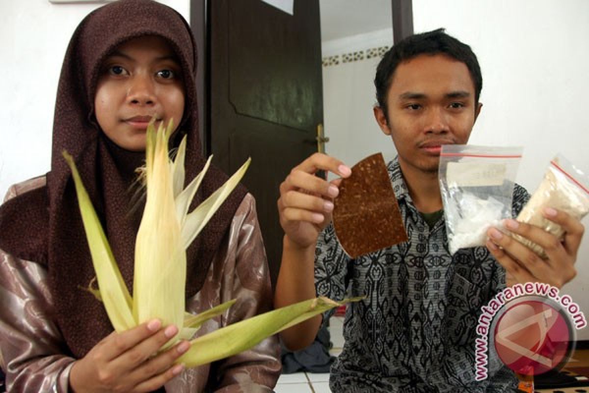 Mahasiswa IPB manfaatkan limbah jagung jadi bioplastik