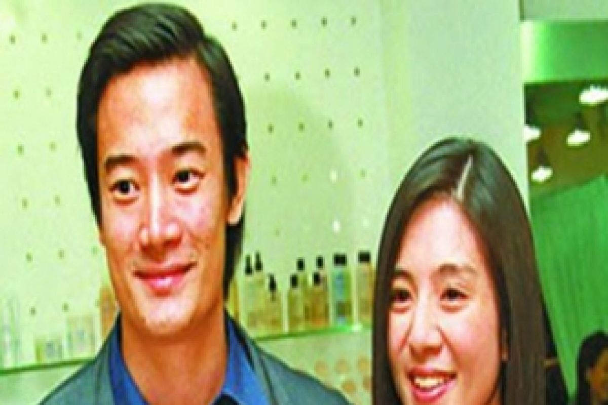 Aktris Charlie Yeung Umumkan Segera Menikah