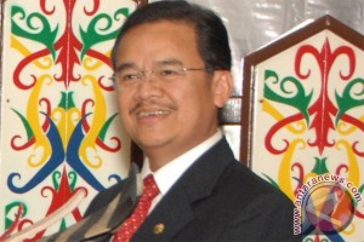 Majelis Dayak Tetap Dukung Akil Mochtar