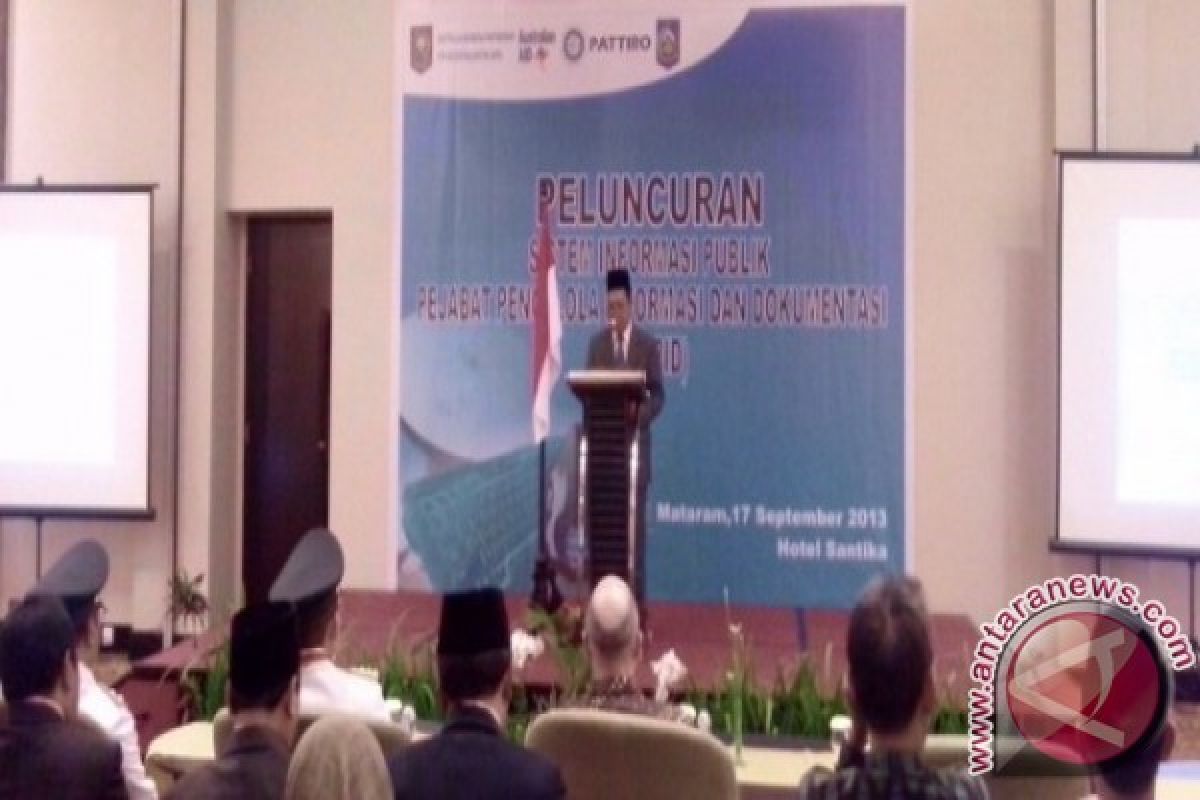 NTB terima Penghargaan PPID Terbaik Nasional 2013