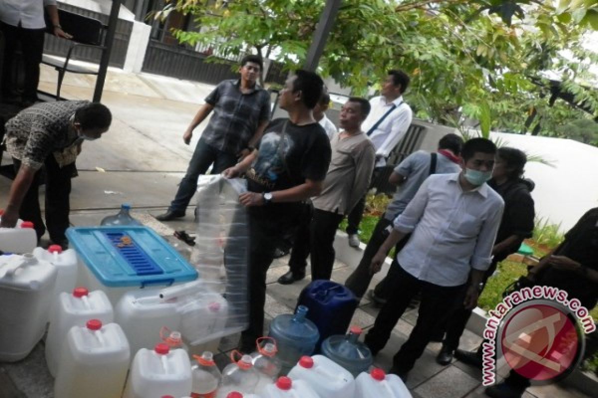 Polisi sita ratusan kilogram bahan baku shabu