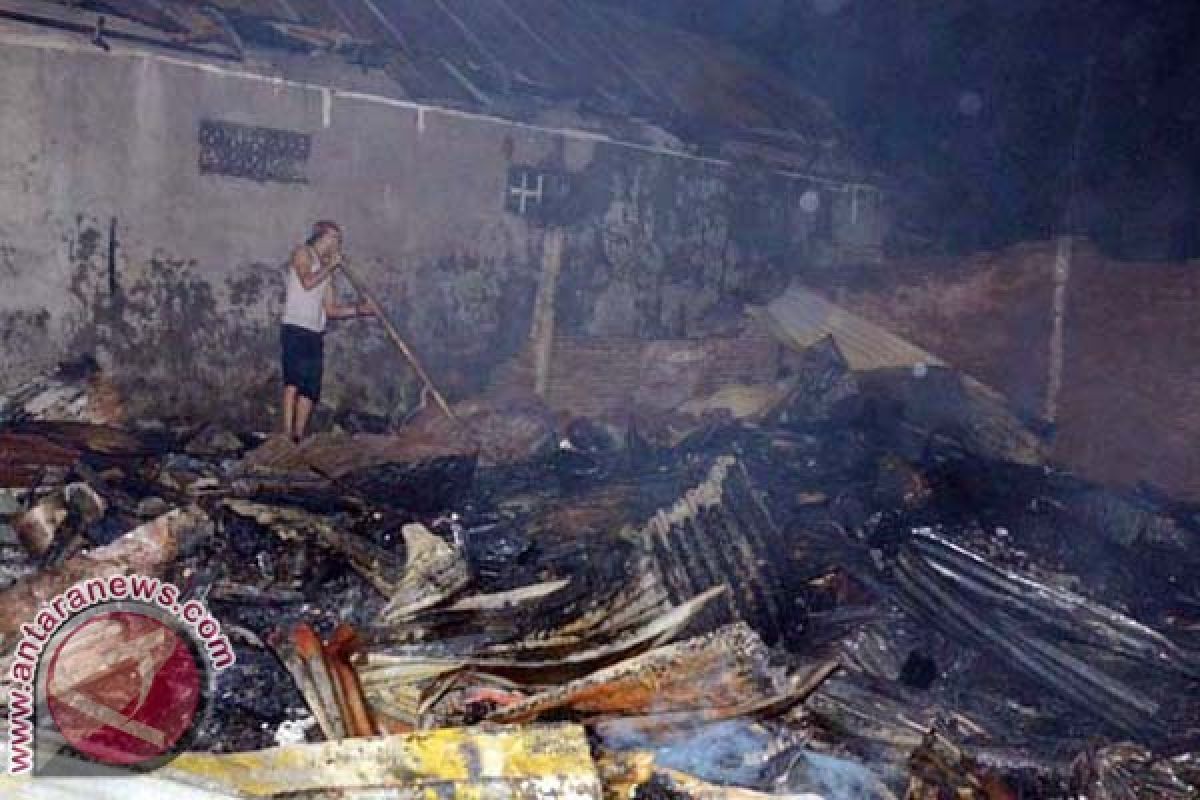 Kebakaran Hanguskan Puluhan Rumah di Makassar 
